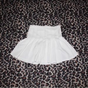 pleated white mini high waisted tennis skirt size small